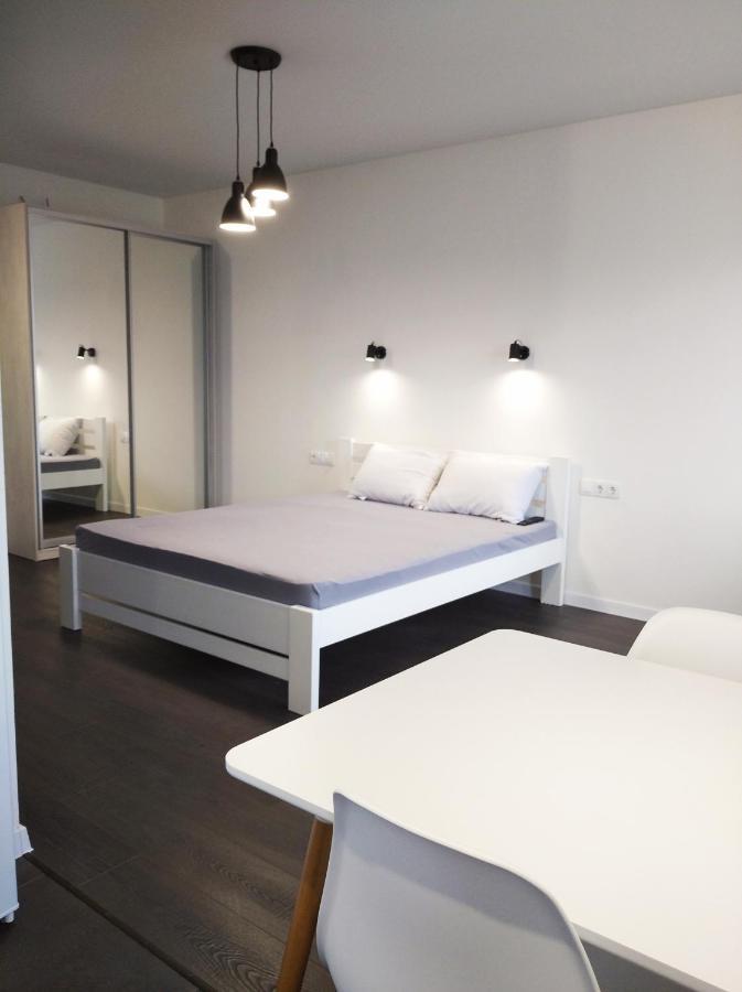 White Apartment Poltava Bagian luar foto